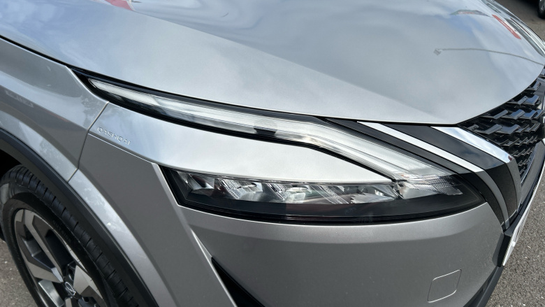 Nissan Qashqai 1.3 DiG-T MH N-Connecta 5dr Petrol Hatchback